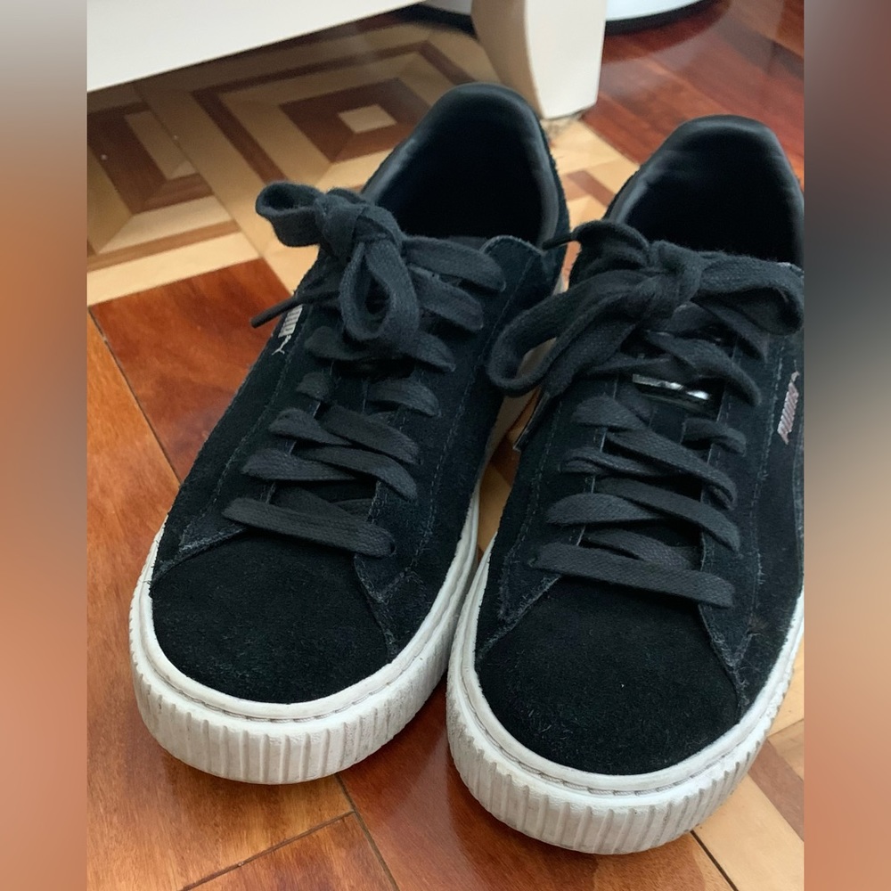 Rare suede puma sneakers!